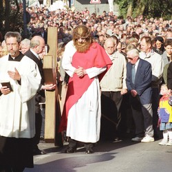 Kreuztracht in Menden, 2004, Foto: Martin Egbert. (vergrößerte Bildansicht wird geöffnet)