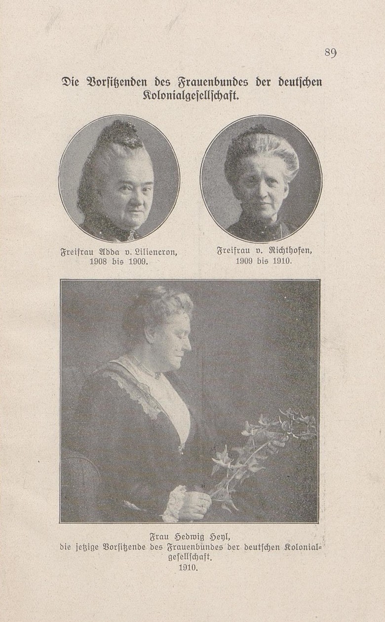 Aus: Ausschuß des Frauenbundes der Deutschen Kolonialgesellschaft (Hg.). 10 Jahre Frauenbund der Deutschen Kolonialgesellschaft. Festschrift zum 11. Juni 1918, Kolonie und Heimat Verlagsgesellschaft m. b. H. 1918, S. 89. Staats- und Universitätsbibliothek Bremen, Sa 5923/372, https://nbn-resolving.de/urn:nbn:de:gbv:46:1-12172 / Public Domain Mark 1.0.