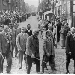 Gebirgsfest in Arnsberg, 1937, Archiv für Alltagskultur, Teilsammlung SGV, Inv.Nr. 0000.S0018, Fotograf:in unbekannt (vergrößerte Bildansicht wird geöffnet)