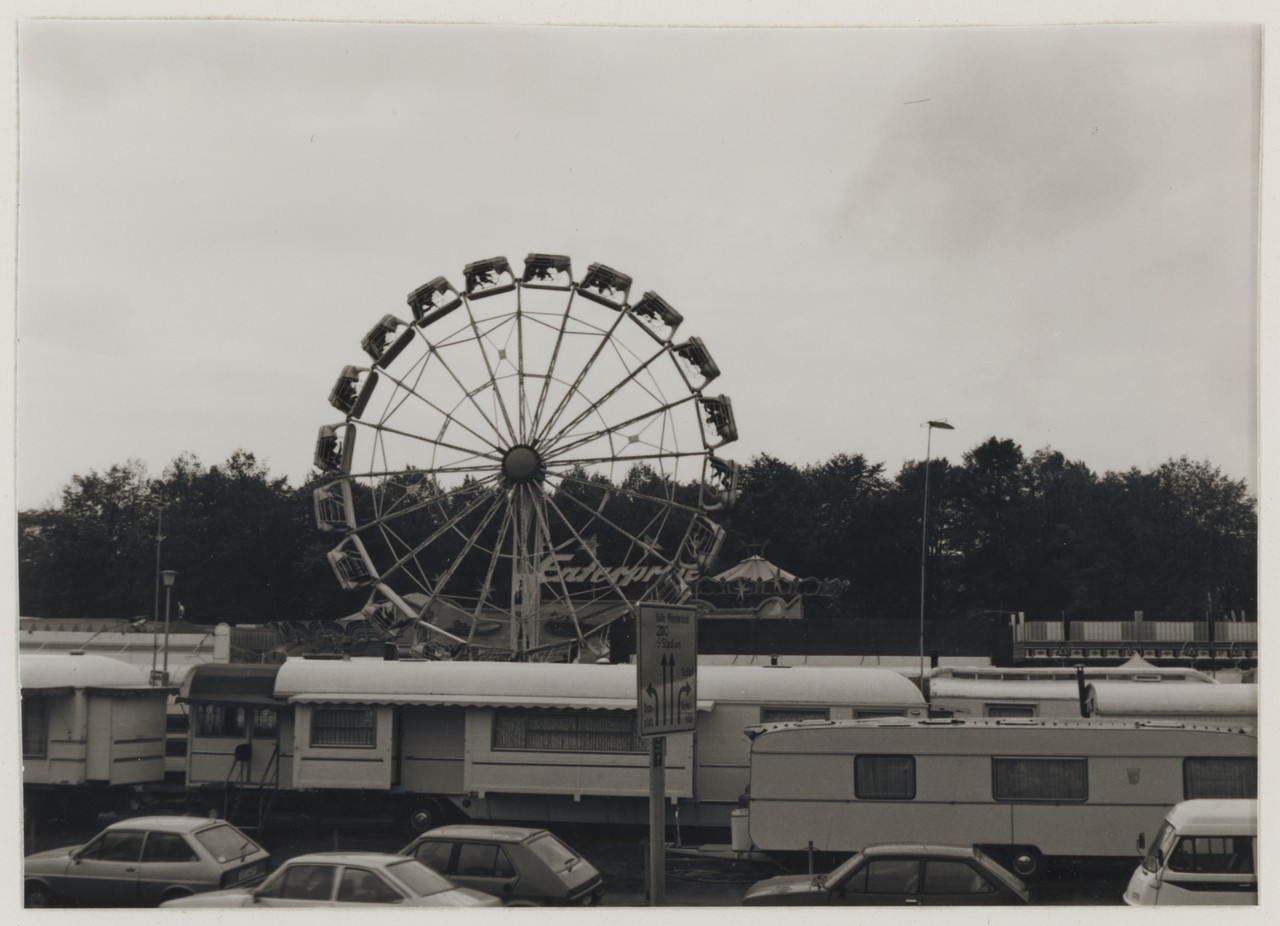 Bildarchiv Alltagskultur Münster, 0000.80730, Frühjahrssend, Münster, Hindenburgplatz, 20.3.–31.3.1982, Fotograf: Dietmar Sauermann.