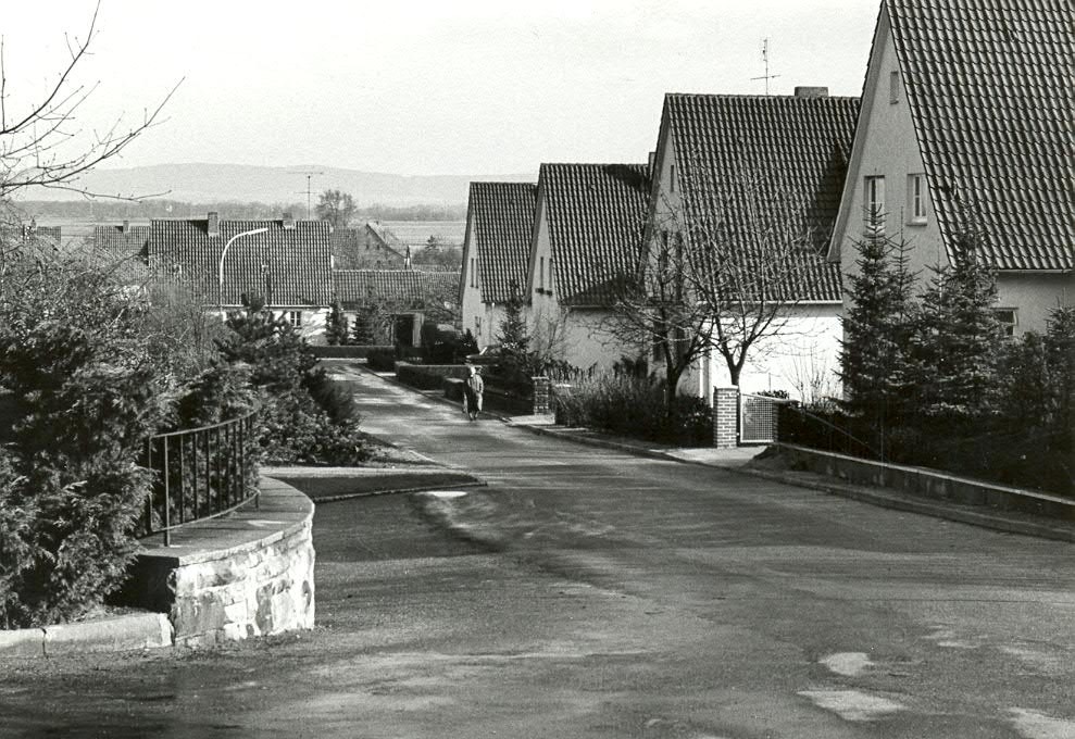 Siedlung in Stemwede, Kreis Minden-Lübbecke. Foto: Wilhelm Horstmann (1969); LWL-Volkskundearchiv.