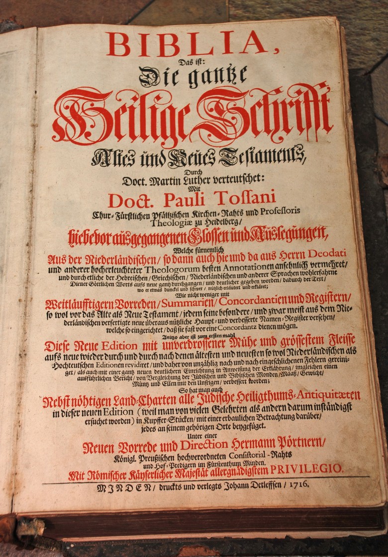 Reformierte Familienbibel in der Übersetzung von Paul Tossanus, Minden 1716, Foto: Andreas Eiynck.