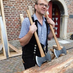 Zimmermannsäxte (vergrößerte Bildansicht wird geöffnet)