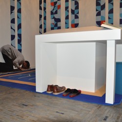 Impressionen aus der Ausstellung „Er gehört zu mir. Muslimische Lebenswelten in Deutschland“ im RELíGIO-Museum, Telgte. (vergrößerte Bildansicht wird geöffnet)