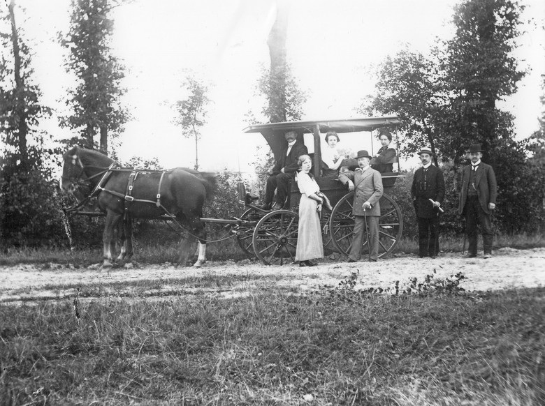 Ausfahrt der Familie Bauer (Foto Carl Bauer, um 1910).