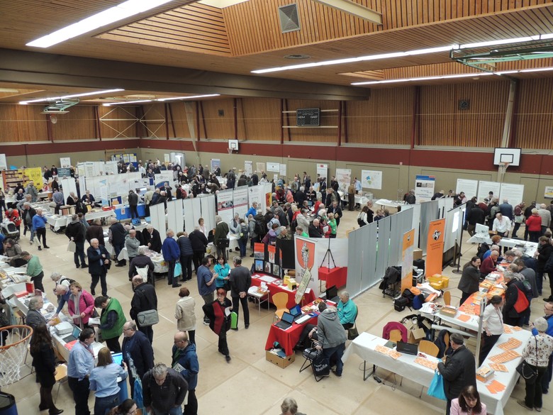 So sah es in den vergangenen Jahren aus: Blick in die Messehalle des 8. Westfälischen Genealogentages 2019. Foto: Regenbrecht.