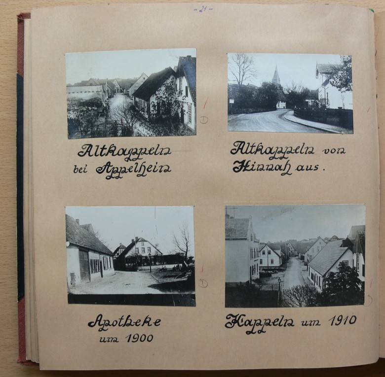 Sorgfältig eingeklebte und beschriftete Fotos aus dem Westerkappelner Ortskern im Heimatbuch von 1927.