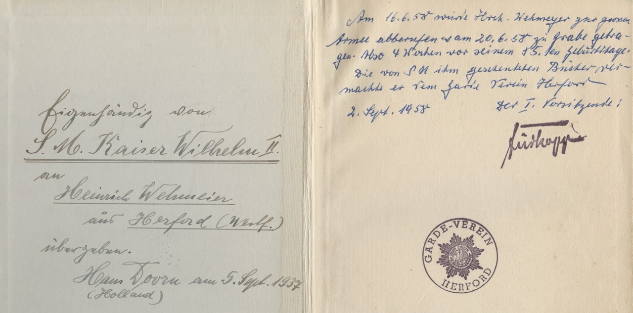 Seine Majestät Kaiser Wilhelm II. hat dem Herforder Heinrich Wehmeyer das Buch „Kaiser und Heer“ handsigniert.(Kommunalarchiv Herford).