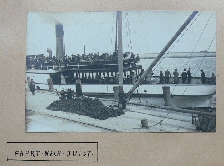 Im Jahr 1922 unternahmen die Heimatvereine des Tecklenburger Landes eine gemeinsame Fahrt auf die Insel Juist.