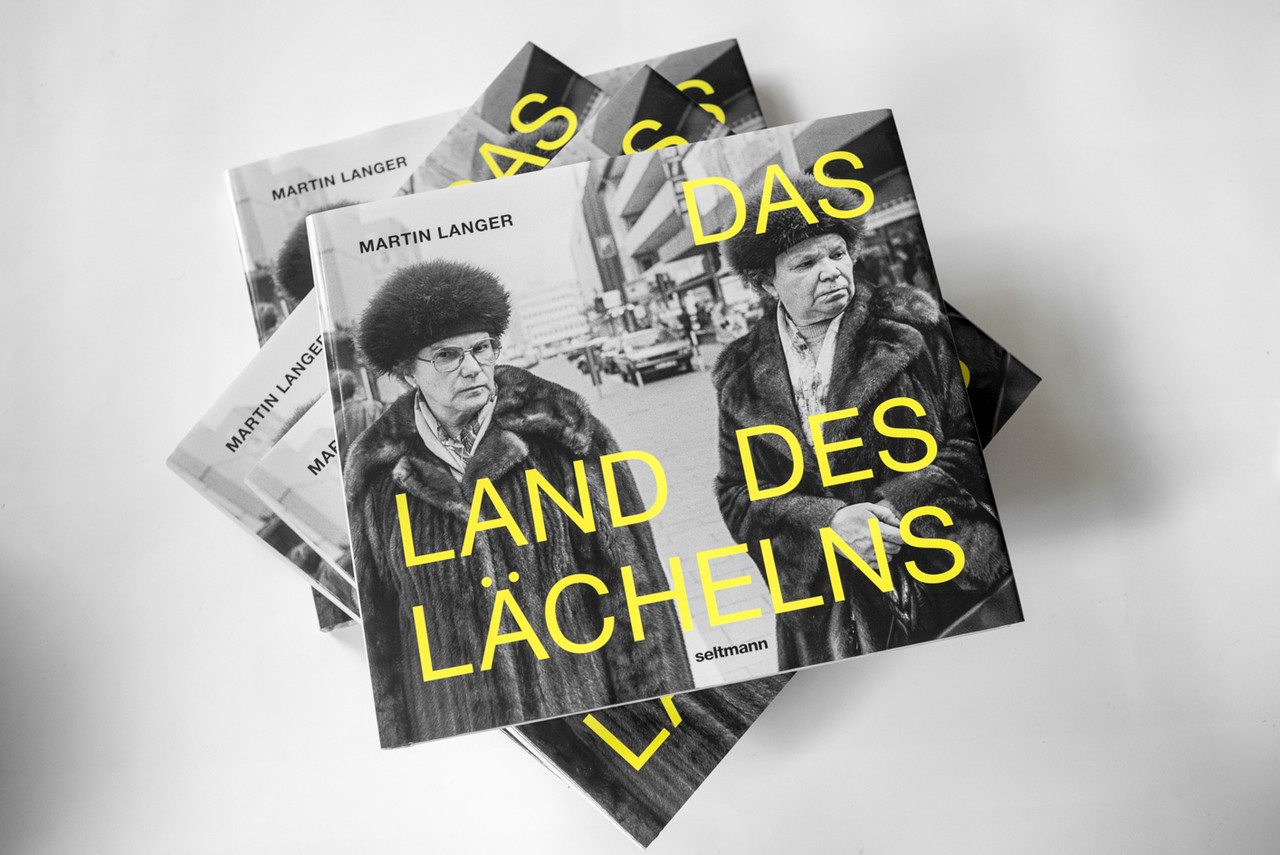 Einband Martin Langer: Das Land des Lächelns.