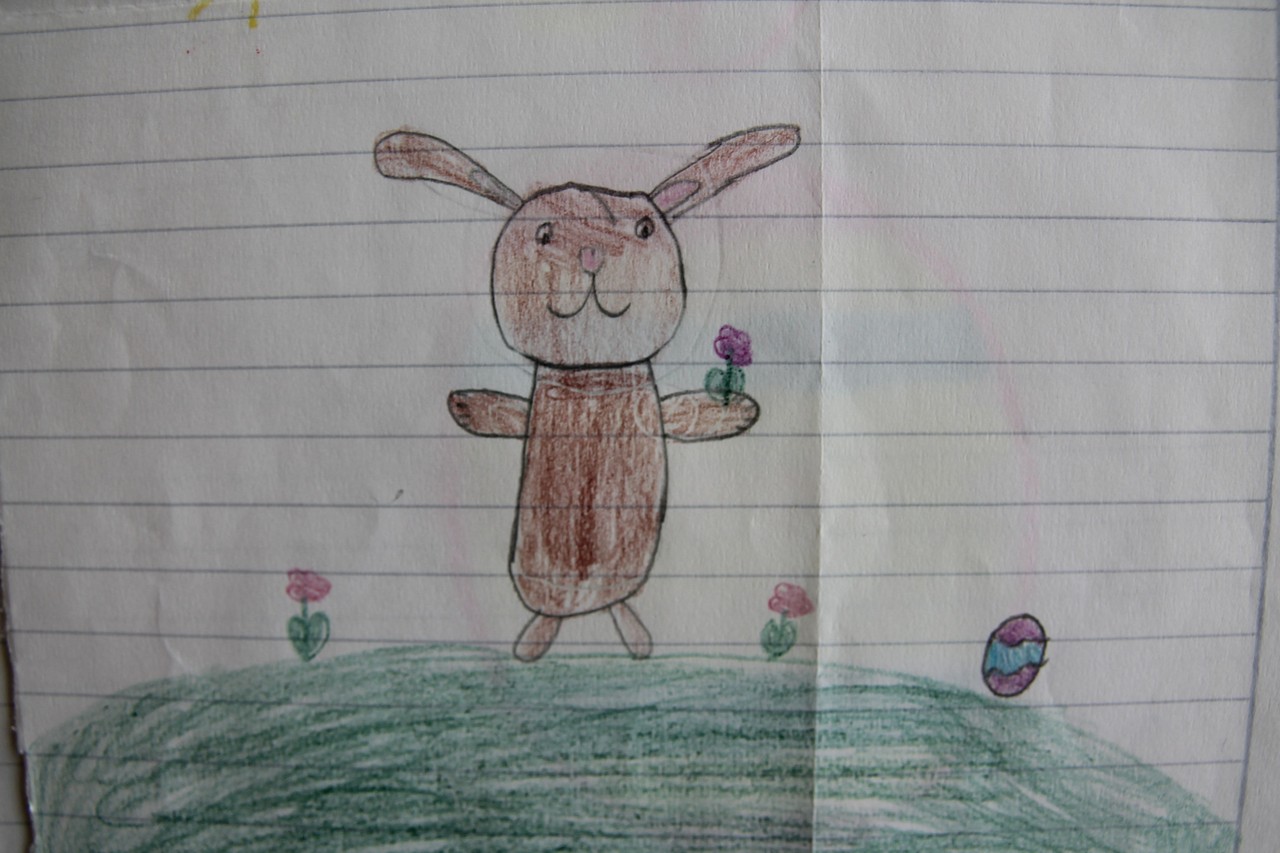 Selbstgemaltes Bild eines Osterhasen.