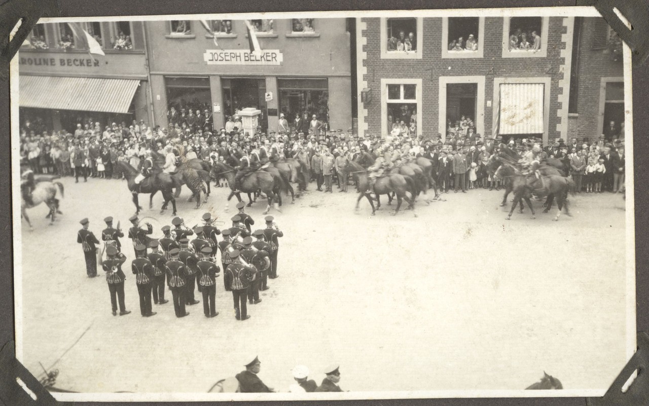 Der Reiterverein Legden auf dem Kavalleriefest in Coesfeld. 1930. Archiv für Alltagskultur in Westfalen, Sammlung BF Nr. 12d S16.