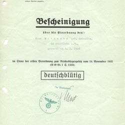 Bescheinigung über die Einordnung Erna Machemers als deutschblütig. (vergrößerte Bildansicht wird geöffnet)
