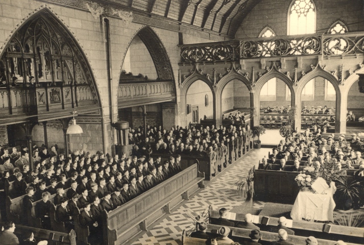 Konfirmationsfeier in der Großen Evangelischen Kirche.