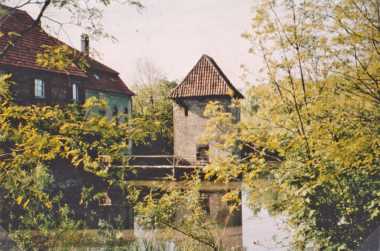 Der Schulzenhof Homoet mit Wohnhaus, Villa und Speicher. Foto: Hans-Jürgen Warnecke.