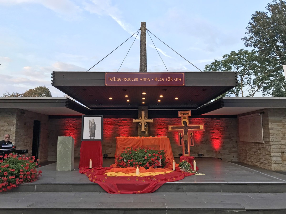 Taize-Andacht im Freien bei der Anna-Woche auf dem Breischen.