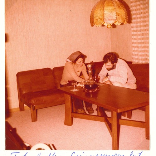 „Fotos halten Erinnerungen fest“, 1980, Sammlung BF Nr. 15a.