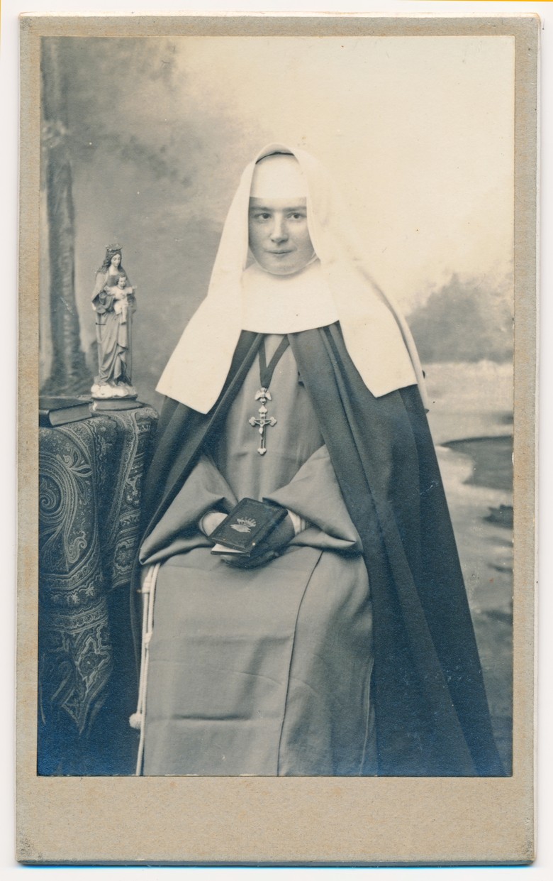 Schwester Christiana geb. Henrika Wallmeyer in der Ordenstracht der Steyler Missionarinnen (Abbildung: Familie Otto Wallmeyer, Schapen).