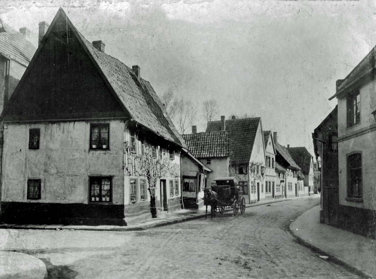 Die Johannisstraße, Fotomotiv für die Hinterglasmalererei (Foto: Geschichtsverein Herford).