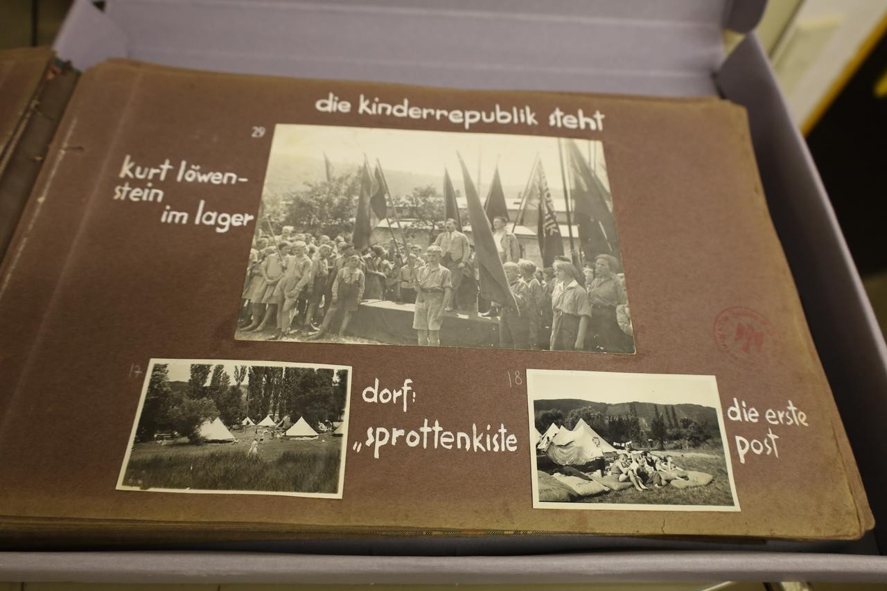 Fotoalbum zur 'Kinderrepublik Namedy' von 1929.