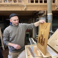 Furnierbild in alter Technik (vergrößerte Bildansicht wird geöffnet)