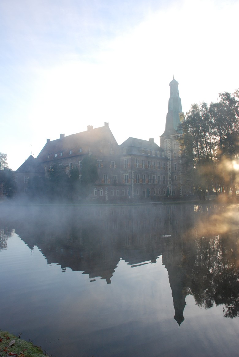 Schloss Raesfeld im Nebel