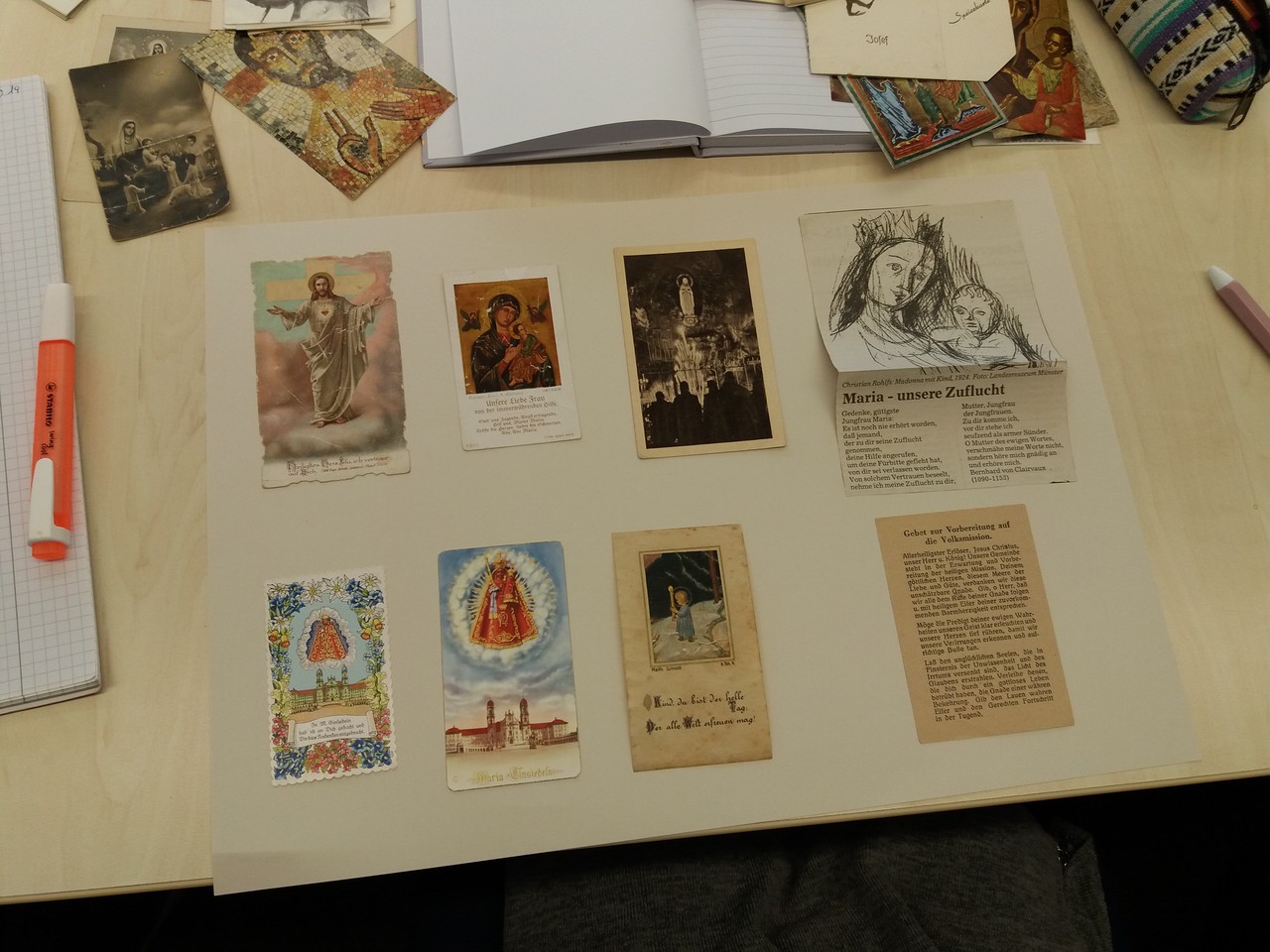 An I Sammlung I Ordnung. Auch für eine „Ausstellung“ auf einem Din-A-3_Blatt braucht es ein Konzept. (Foto: Cantauw)