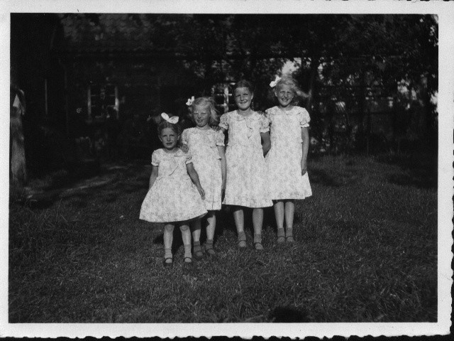 Die Töchter der Familie Hippe im Sommer 1934. Fotograf unbekannt, Privatbesitz Schröder.
