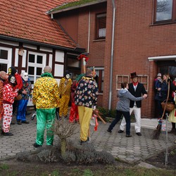 Ein Tänzchen mit der Frau des Hauses. Foto: Andreas Eiynck. (vergrößerte Bildansicht wird geöffnet)