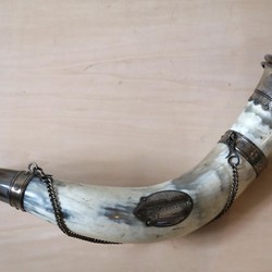 Preis von einem Sängerwettbewerb um 1880. (vergrößerte Bildansicht wird geöffnet)