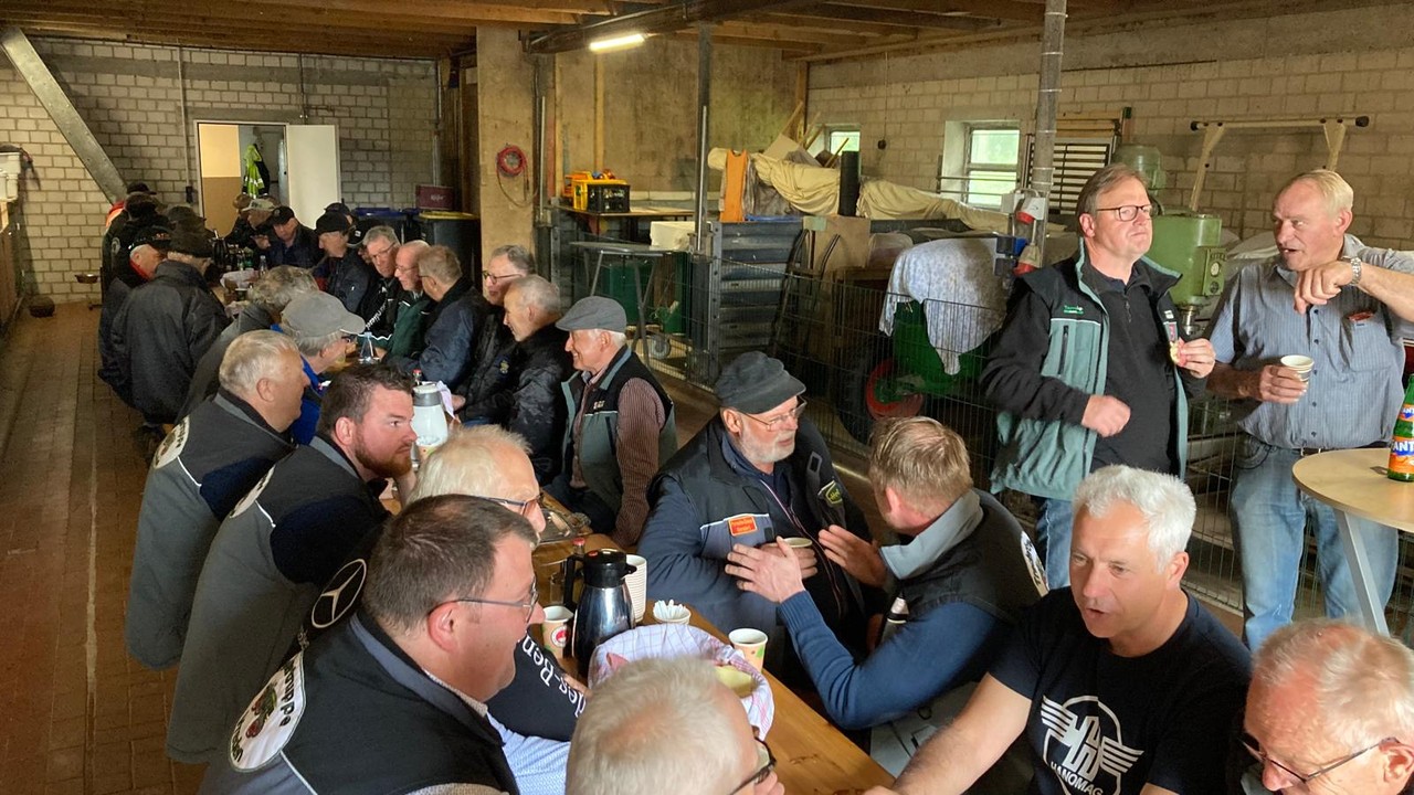 Austausch der Treckertruppe Vreden mit dem Alt-Traktoren-Club Eibergen.