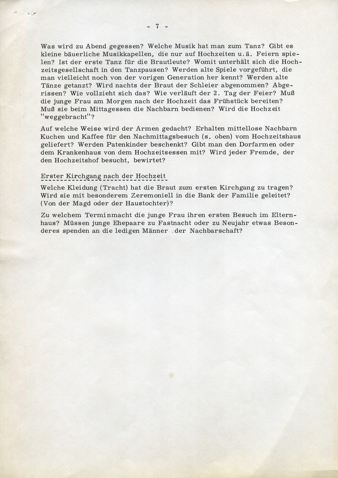 Blatt 7 der Frageliste 8 "Verlobung und Hochzeit". Archiv für Alltagskultur.