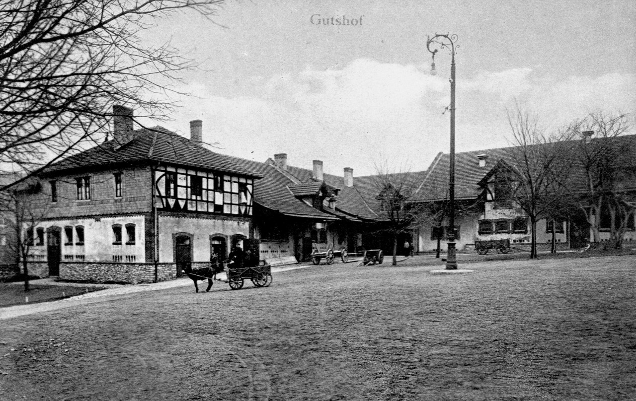 Der klinikeigene Gutshof konnte durch die Selbstversorgung in Kriegszeiten die Folgen der Nahrungsknappheit ein wenig abmildern. Foto: LWL/Psychiatriemuseum Warstein