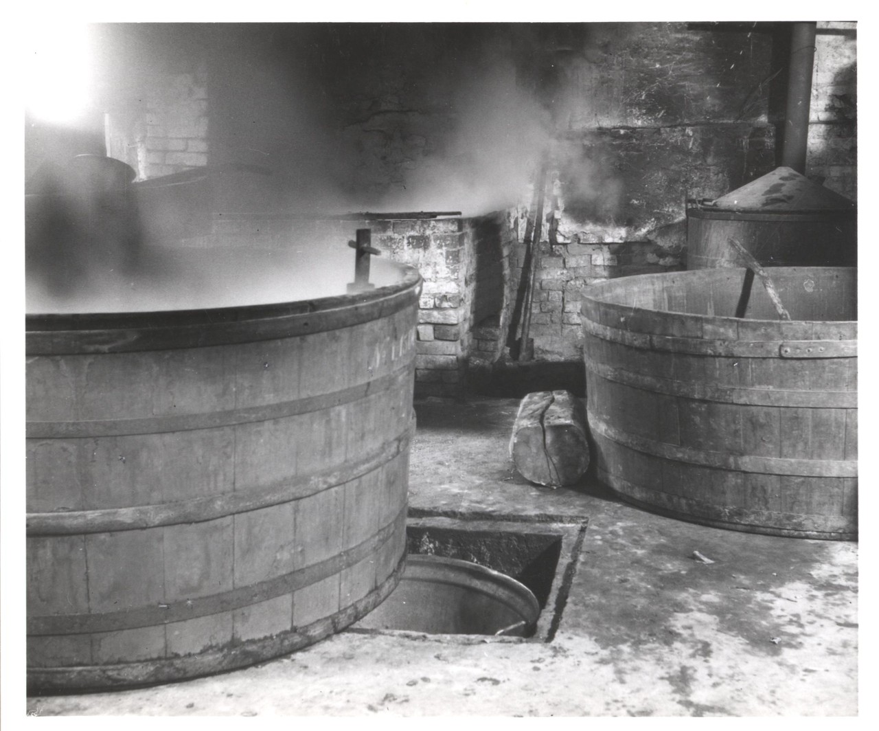 „Im Brauhaus des Hofes Schulze Hauling“, Foto: Bringemeier 1952, Archiv für Alltagskultur in Westfalen, 0000.01671.