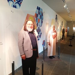 Impressionen aus der Ausstellung „Er gehört zu mir. Muslimische Lebenswelten in Deutschland“ im RELíGIO-Museum, Telgte. (vergrößerte Bildansicht wird geöffnet)
