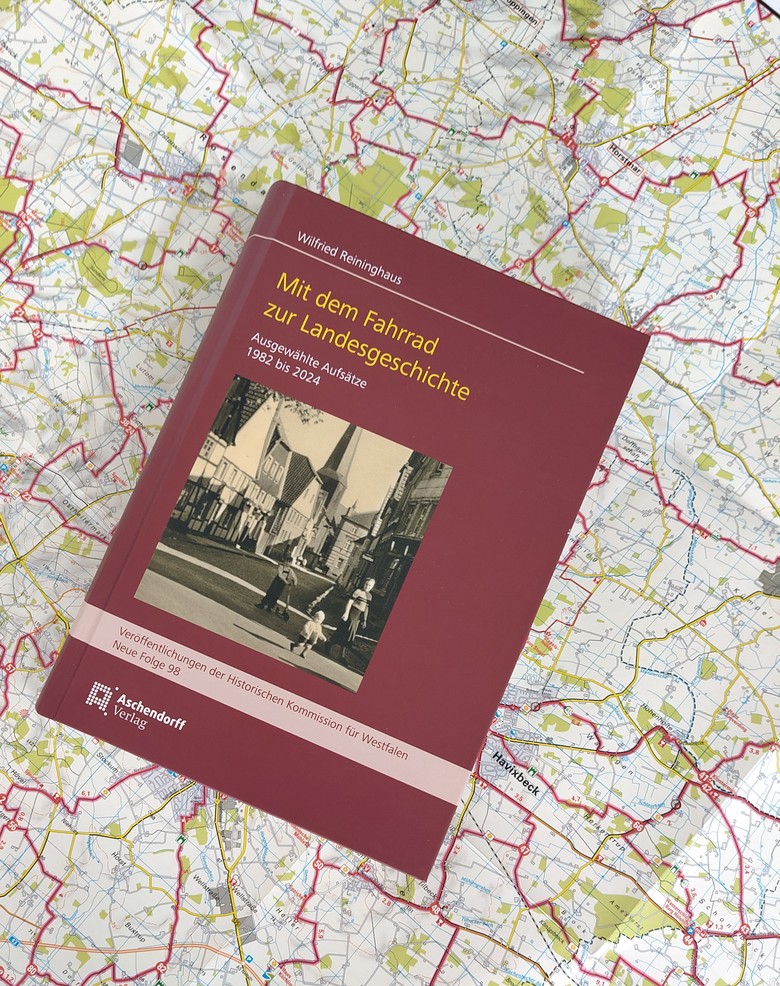 Reininghaus, Wilfried: Mit dem Fahrrad zur Landesgeschichte. Ausgewählte Aufsätze 1982 bis 2024. Aschendorff: Münster 2025.