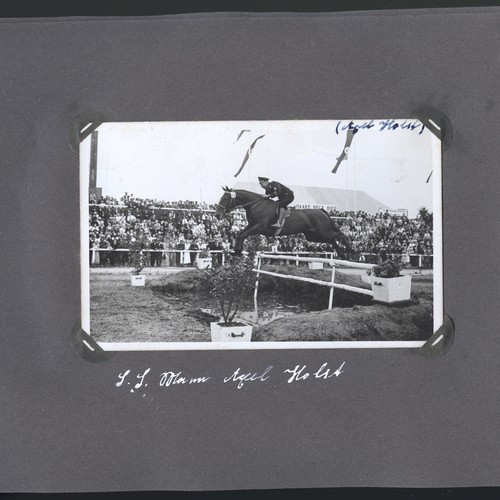 SS-Mann Axel Holst auf dem internationalen Spring- und Reitturnier in Berlin. 26. Januar 1935. Archiv für Alltagskultur in Westfalen, Sammlung BF Nr.