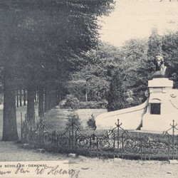 Ansichtskarte Schillerdenkmal 1906, Kommunalarchiv Herford. (vergrößerte Bildansicht wird geöffnet)