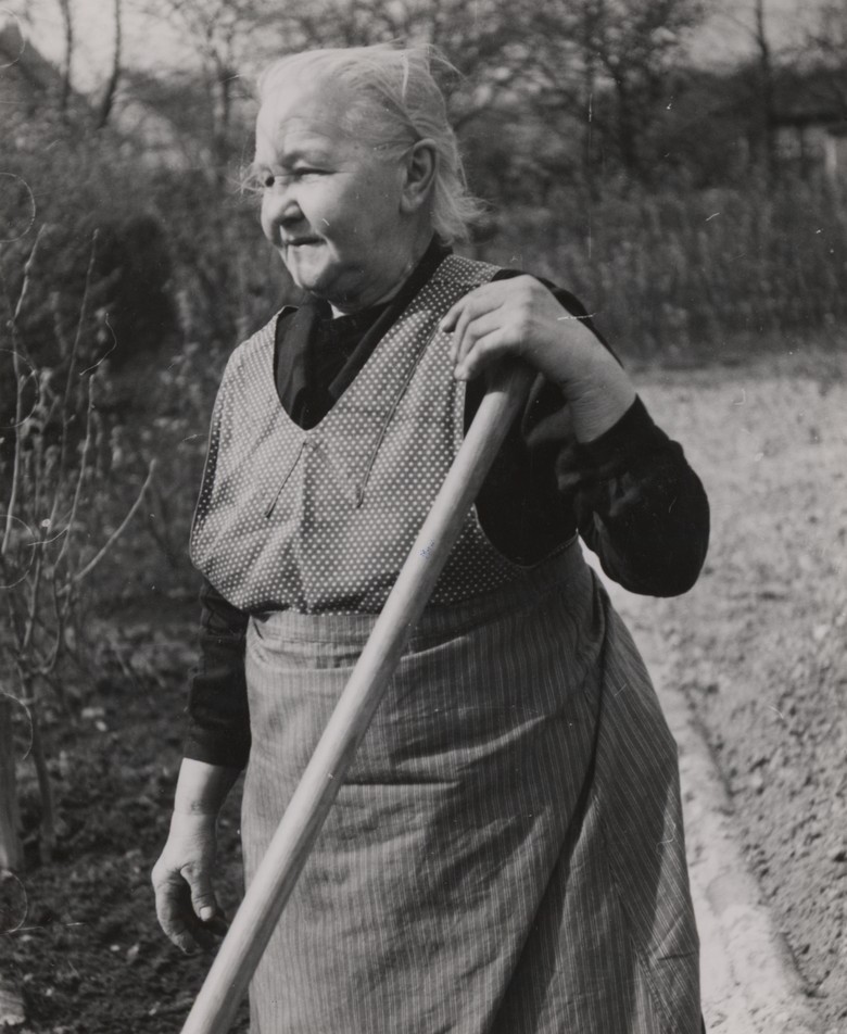 Magd, Gremmendorf, 1958, Fotograf Adolf Risse, Archiv für Alltagskultur in Westfalen, 0000.09989.