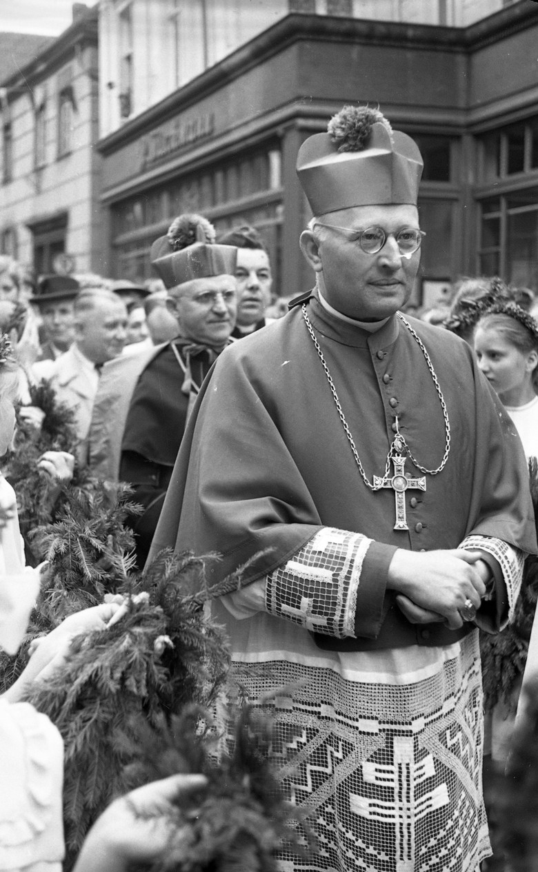 Fotoarchiv Nies, Stadtarchiv Lippstadt, 0853 i 109. Wallfahrt in Werl, Juli 1951.