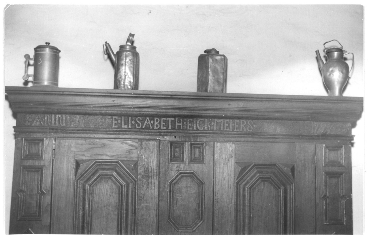 Schrank, 1964, Foto: Karl Schmidthaus, Archiv für Alltagskultur in Westfalen, 0000.28441.