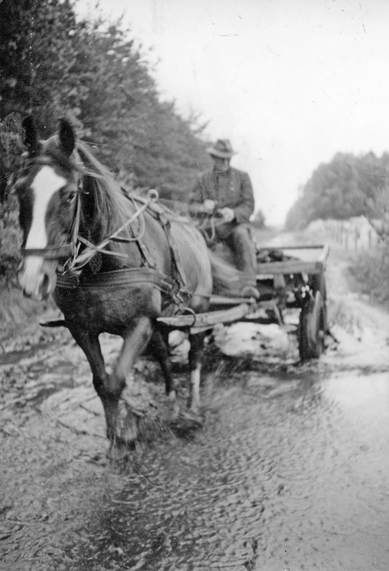 Nach einem ergiebigen Landregen standen die Wege im Münsterland an manchen Stellen tagelang unter Wasser. Foto: Andreas Eiynck, privat.