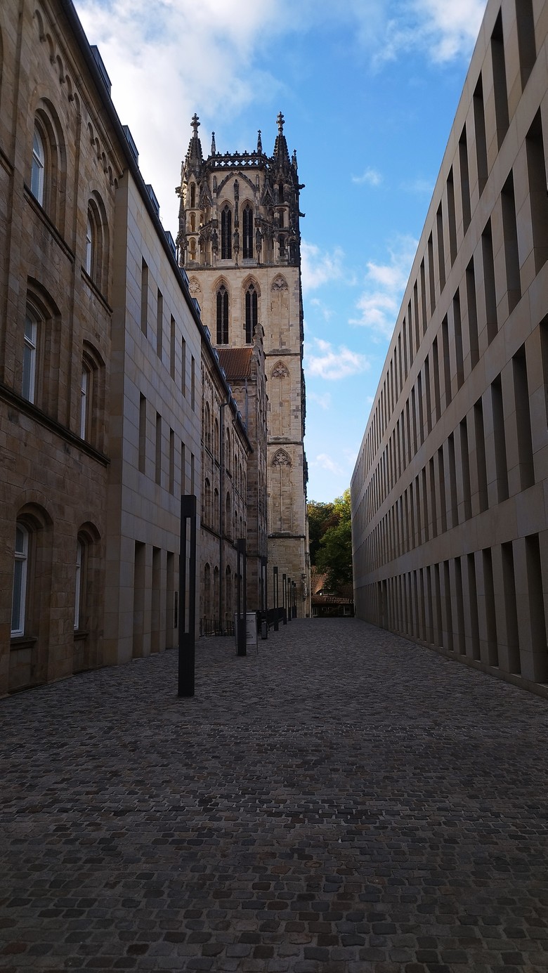 In Münster (im Bild die Überwasserkirche in unmittelbarer Nähe zum Tagungsort) veranstaltet die DGEKW-Kommission Fotografie alle zwei Jahre Tagungen zum Thema Fotografie. (Foto: Kathrin Schulte).