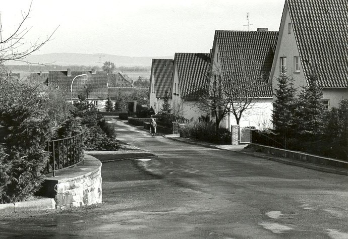 Siedlung in Stemwede, Kreis Minden-Lübbecke. Foto: Wilhelm Horstmann (1969); Archiv für Alltagskultur.